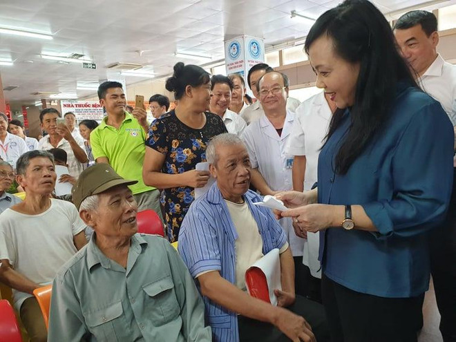 Bộ trưởng Bộ Y tế: Bệnh viện tuyến tỉnh liệu có 'tham bát bỏ mâm'? ảnh 1