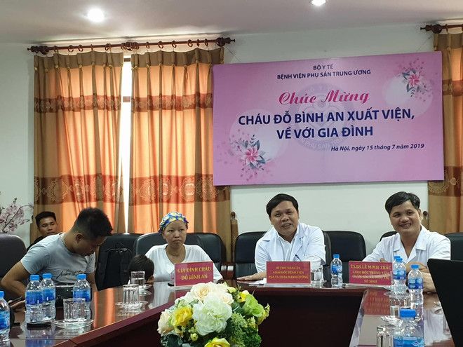 Điều kỳ diệu: Sản phụ ung thư giai đoạn cuối bế con trai xuất viện ảnh 3