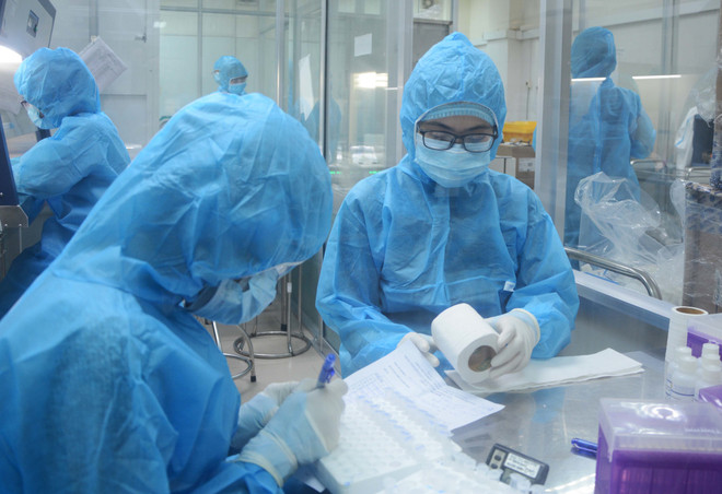 Đã có 20 nhân viên y tế mắc COVID-19 trong đợt dịch lần 2 ảnh 1