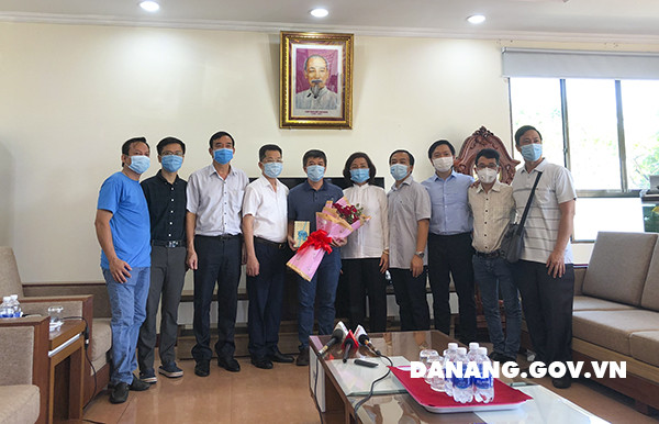Đoàn bác sỹ Bệnh viện Chợ Rẫy hoàn thành nhiệm vụ rời Đà Nẵng ảnh 1