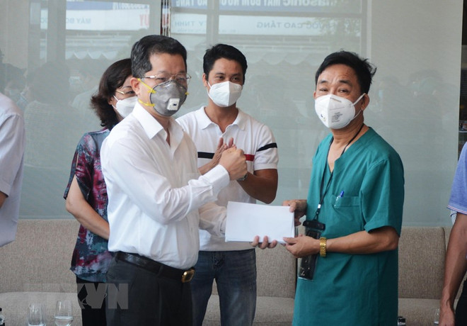 52 y, bác sỹ Bình Định và Thừa Thiên Huế “rút quân” khỏi Đà Nẵng ảnh 1