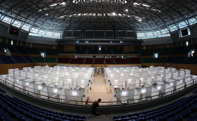 Cuộc chiến chống COVID-19: Những kỳ tích và “giọt nước tràn ly" ảnh 3