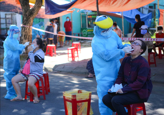 Việt Nam có hơn 1.000 ca COVID-19: Lơ là một chút dễ ''mất trận địa'' ảnh 1