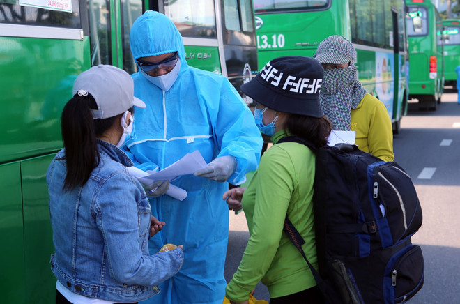 Thêm 2 trường hợp mắc COVID-19, 1 ca từ Hải Dương lên Hà Nội ảnh 1