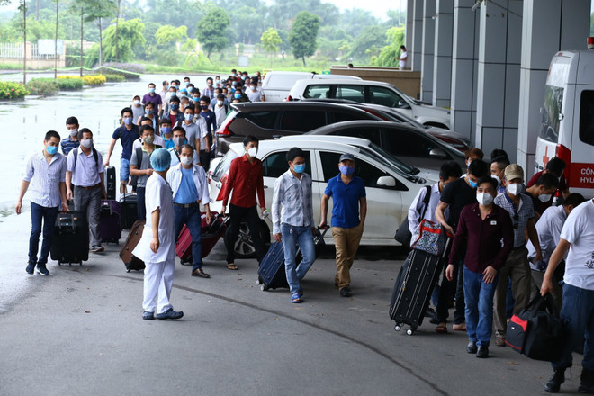 Việt Nam có hơn 1.000 ca COVID-19: Lơ là một chút dễ ''mất trận địa'' ảnh 2
