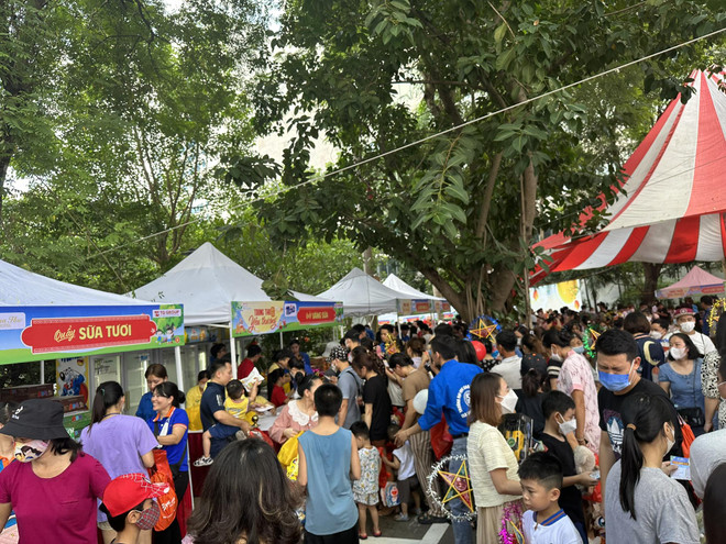 Hơn 2.200 bệnh nhi háo hức nhận những món quà dịp Tết Trung Thu ảnh 10