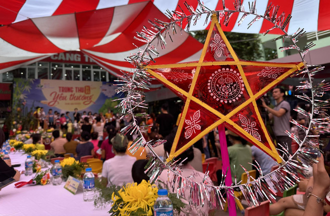 Hơn 2.200 bệnh nhi háo hức nhận những món quà dịp Tết Trung Thu ảnh 7