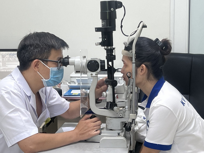 Dịch đau mắt đỏ gia tăng: Cách chăm sóc mắt, dùng thuốc đúng cách ảnh 1