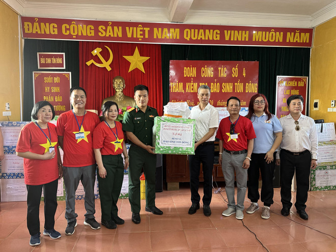 Những sứ giả của Trường Sa lan tỏa tình yêu biển đảo Tổ quốc ảnh 2