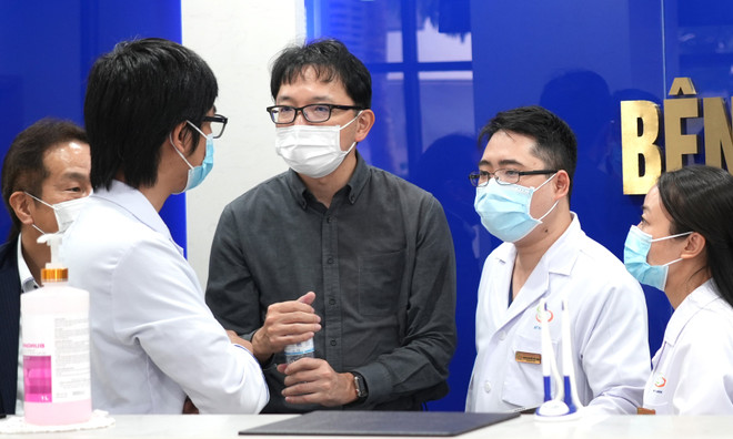 Chuyên gia Nhật Bản chuyển giao kỹ thuật mới trong điều trị hiếm muộn ảnh 2
