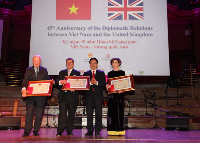 Vinh danh những đóng góp Facing the World vì trẻ em tại Việt Nam ảnh 1