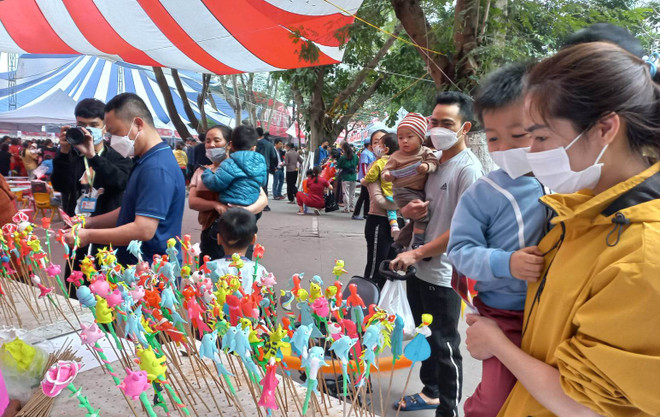 “Xuân yêu thương” với hàng ngàn suất quà dành tặng bệnh nhân nhi ảnh 1