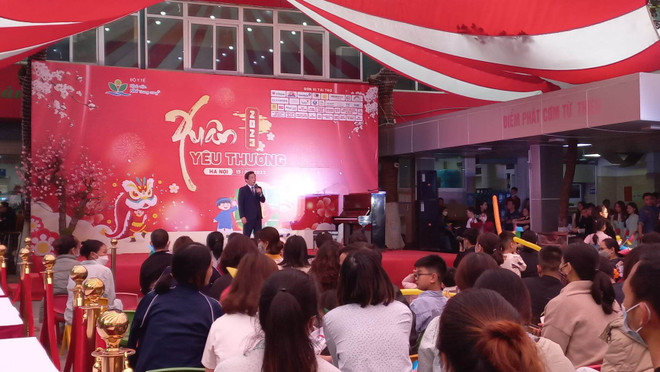 “Xuân yêu thương” với hàng ngàn suất quà dành tặng bệnh nhân nhi ảnh 2