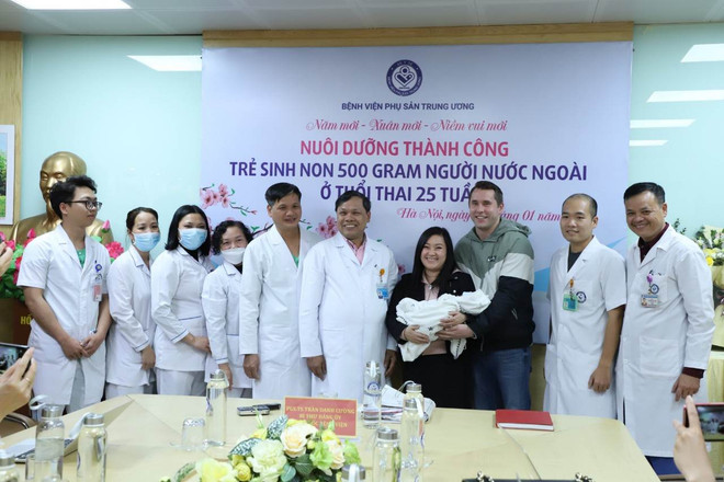 Nuôi dưỡng thành công trẻ sinh non nặng 500 gram người nước ngoài ảnh 2
