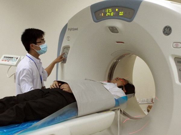 Phó Thủ tướng:“Cần xem xét năng lực của chủ đầu tư thiết bị y tế” ảnh 1