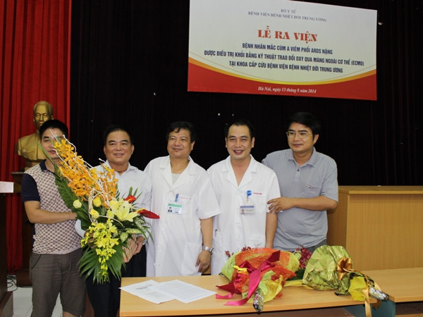 Cứu sống bệnh nhân nhiễm cúm H1N1 bằng phương pháp ECMO ảnh 2