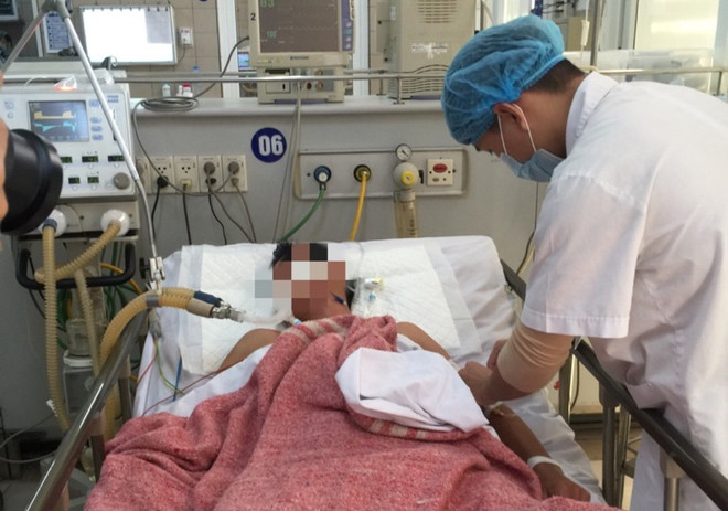 Sưởi bằng than củi: Một nam thanh niên hôn mê sâu ảnh 1