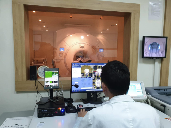 Ứng dụng hệ thống kỹ thuật cao chẩn đoán, điều trị bệnh truyền nhiễm ảnh 1