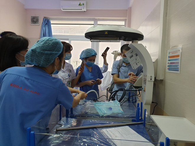 Anh Quốc hỗ trợ thiết bị hiện đại chăm sóc trẻ sơ sinh tại Hà Nội ảnh 5