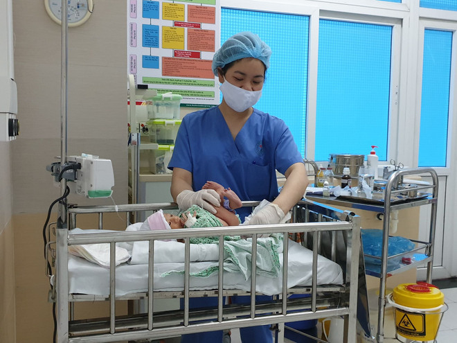 Anh Quốc hỗ trợ thiết bị hiện đại chăm sóc trẻ sơ sinh tại Hà Nội ảnh 4