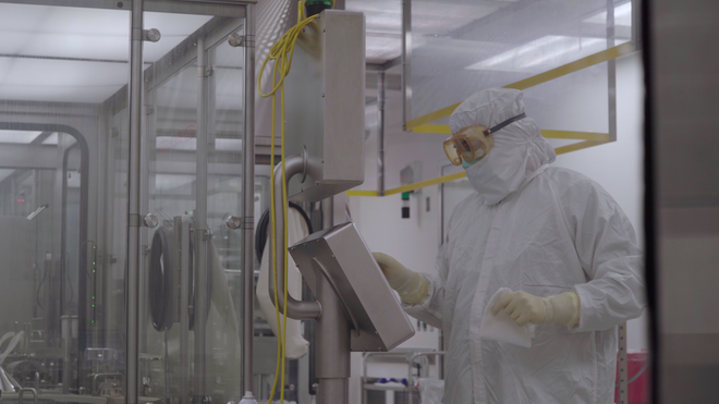 AstraZeneca tiếp tục hợp tác với các chính phủ, các tổ chức đa phương và đối tác trên toàn thế giới. (Ảnh: PV/Vietnam+) Kết quả mới nhất về thử nghiệm vaccine phòng COVID-19 của AstraZeneca ảnh 3
