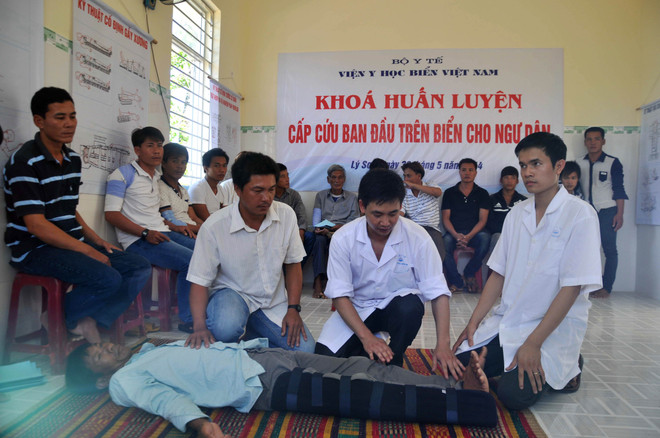 Chuyện những ngư dân vượt phong ba bão táp Biển Đông ảnh 3