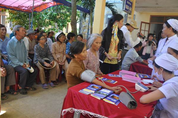 “Đánh thức” y tế nơi đầu sóng ngọn gió của Tổ quốc ảnh 2