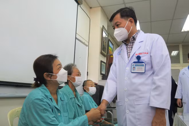 Lập hội đồng xác định nguyên nhân gây bệnh hoại tử xương hàm mặt ảnh 1