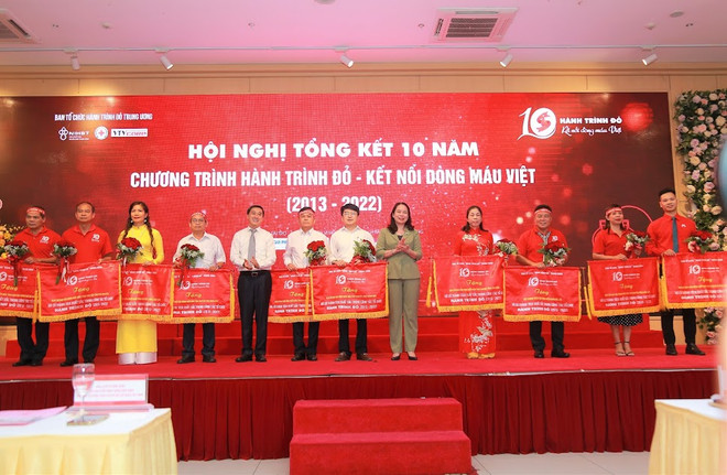 Hành trình Đỏ đã tiếp nhận gần 700.000 đơn vị máu trong 10 năm ảnh 2