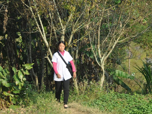 Nhọc nhằn "bà đỡ" của những thôn bản nơi địa đầu Tổ quốc ảnh 2