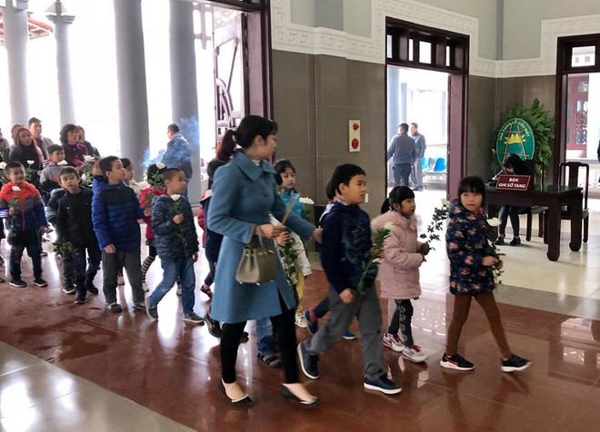 Bộ trưởng Y tế: "Món quà này là một viên ngọc sáng giữa đời” ảnh 5