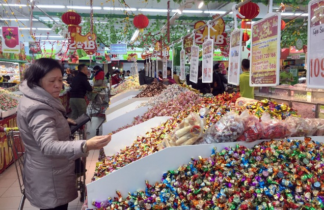Lựa chọn bánh kẹo, thực phẩm an toàn trong dịp Tết ảnh 1