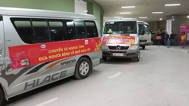 Thêm nhiều chuyến xe nghĩa tình đưa người bệnh về quê ăn Tết ảnh 2