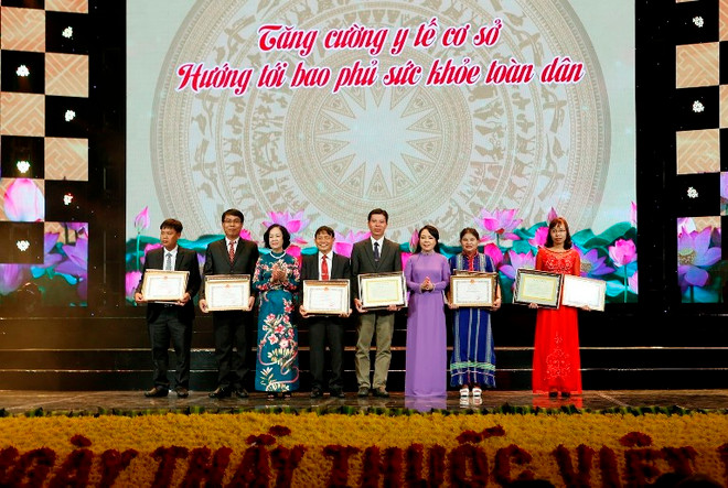 “Toàn xã hội, từng người dân ủng hộ, chung tay với các thầy thuốc” ảnh 2