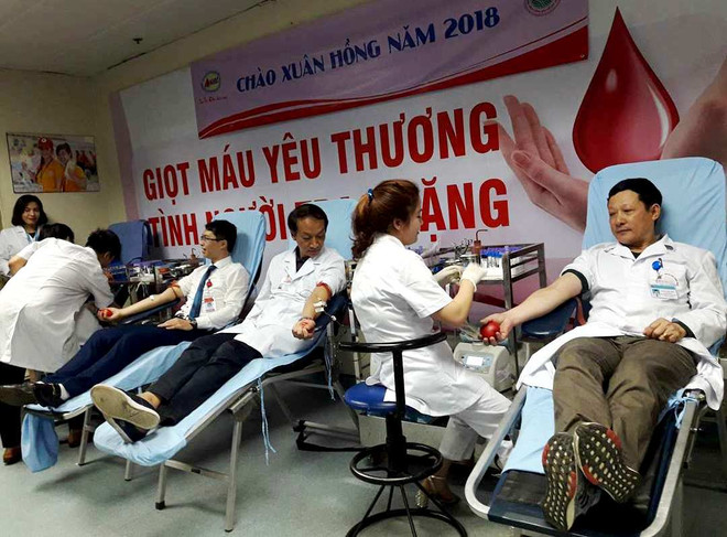 Hàng nghìn y bác sỹ hiến máu trong "Chào Xuân hồng 2018" ảnh 1