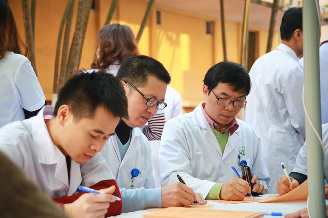 Chương trình “Blouse trắng - Trái tim hồng” thu về gần 400 đơn vị máu ảnh 2