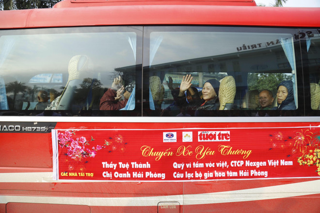 Chuyến xe yêu thương - mang Tết đến gần với người bệnh ung thư ảnh 1