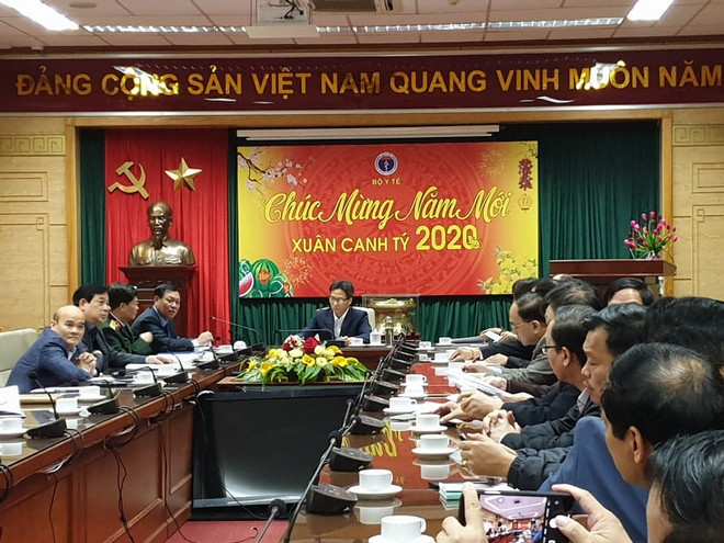 Bộ Y tế xác nhận và họp khẩn 2 trường hợp có biểu hiện viêm phổi ảnh 1