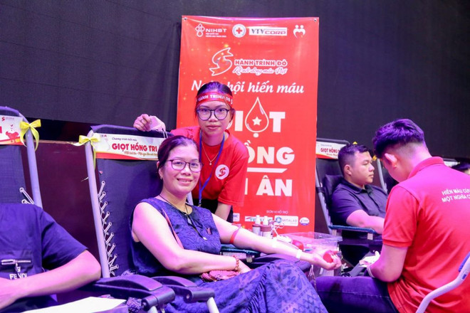 Hành trình Đỏ 2023 đã tiếp nhận được trên 115.000 đơn vị máu ảnh 6
