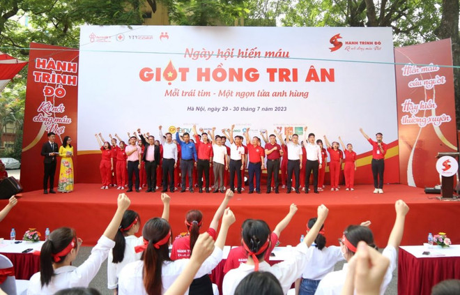 Hành trình Đỏ 2023 đã tiếp nhận được trên 115.000 đơn vị máu ảnh 9