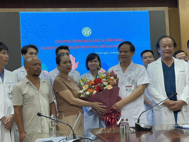 Cứu sống 1 phụ nữ bị lóc toàn bộ da đầu nguy kịch nhất trong y văn ảnh 1