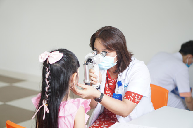 Gần 1 triệu người cao tuổi được khám mắt và cấp thuốc miễn phí ảnh 9