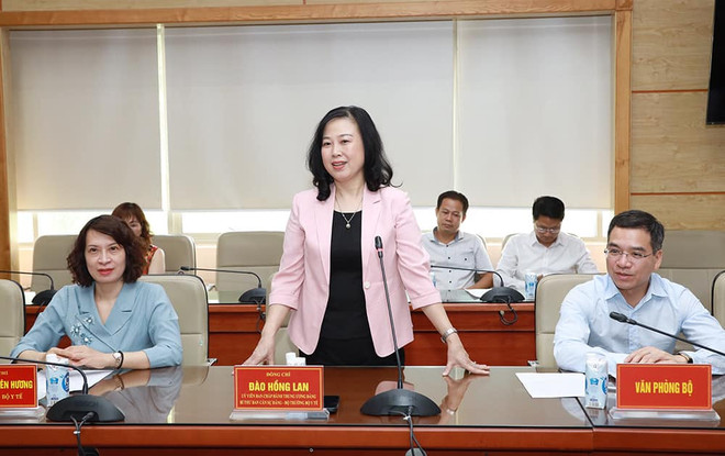 Gấp rút kiểm định để phân bổ vaccine 5 trong 1 về các địa phương ảnh 1