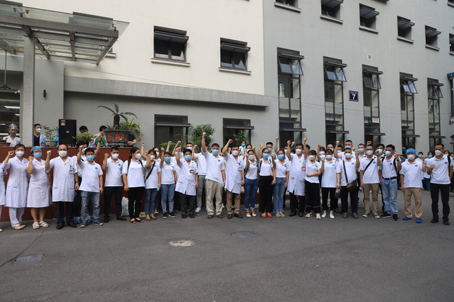 Đoàn y bác sỹ Bệnh viện Hữu Nghị chi viện vào TP.HCM chống dịch ảnh 3