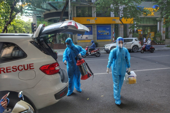Hà Nội ghi nhận 13 ca mắc COVID-19, có 6 F1 của nhân viên ngân hàng ảnh 1