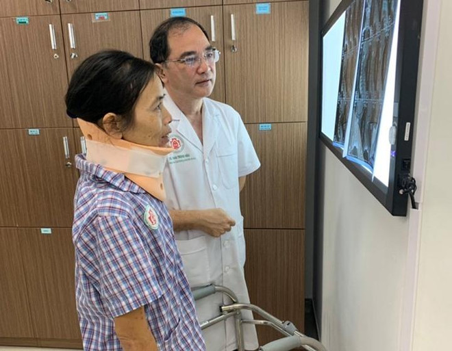 Phẫu thuật cho bệnh nhân bị u rễ thần kinh vùng chẩm cổ ảnh 1