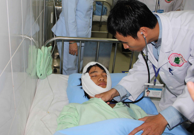 12 công nhân vụ sập hầm có thể xuất viện trong hai ngày tới ảnh 1