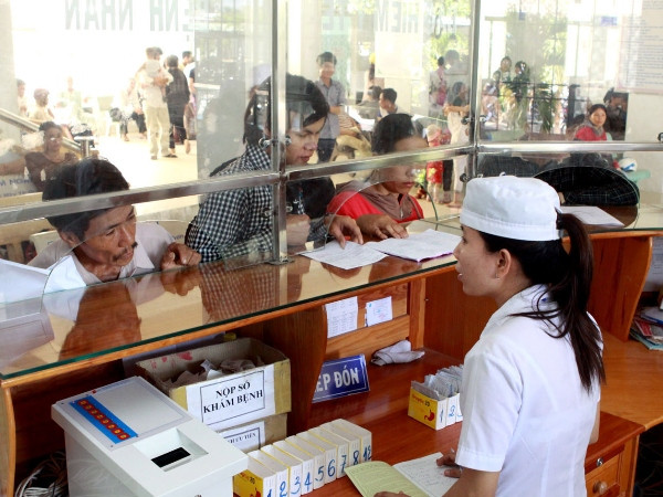 Từ 2015, khám vượt tuyến sẽ không được bảo hiểm thanh toán ảnh 1