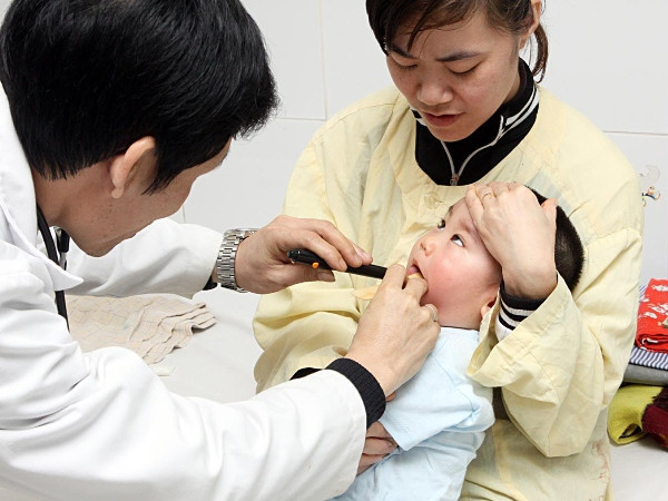 Cả nước có hơn 17.400 người mắc bệnh tay chân miệng ảnh 1