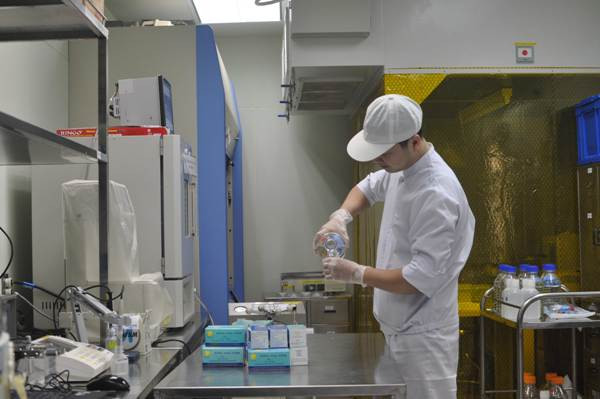 [Photo] Mục sở thị quy trình sản xuất vắcxin sởi tại VN ảnh 9